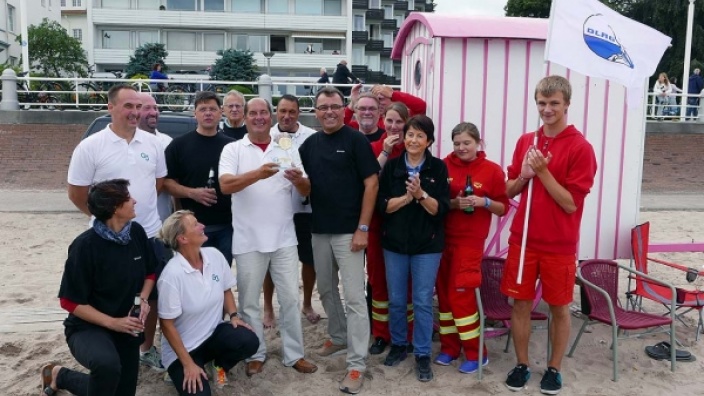 Von den CDU-Mannschaften auf dem Foto (mit den schwarzen Shirts) von links: Andrea und Christian Ehmcke, Jörg Troike, Manfred Beckmann, Harald Werner und Marianne Troike